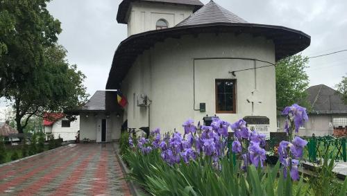 Biserica Sf Arh. Mihail, Gavriil si Rafail Lespezi 2024